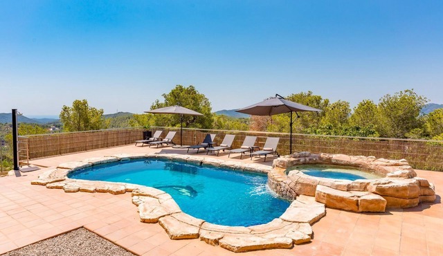 Villa Alizee - Four Bedroom Villa, Sleeps 9