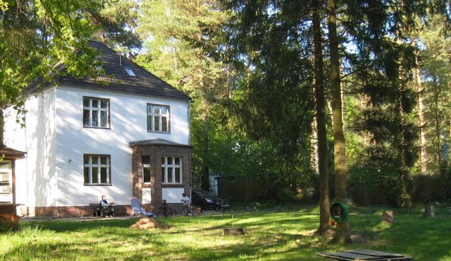 VILLA AM SEE near Berlin - Family home, free canoe, fireplace & lake access!