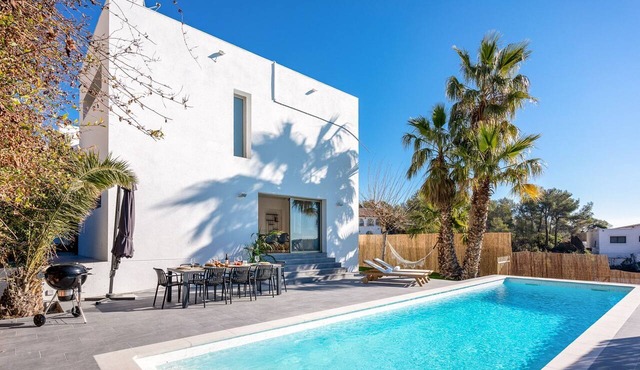 Villa Elodie I - Four Bedroom Villa, Sleeps 10