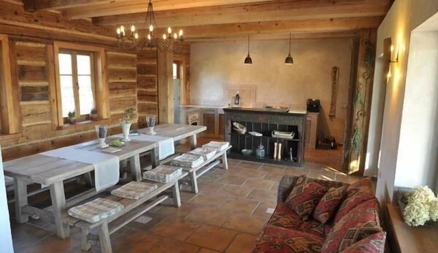 Villa with communal pool