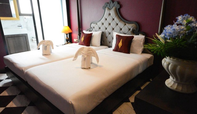 Violet Tower at Khaosan Palace