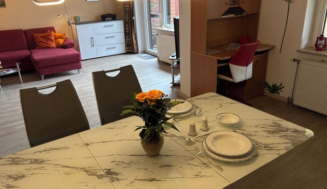 Well and comfortably equipped and in a quiet location. It is located right on the edge of the forest.