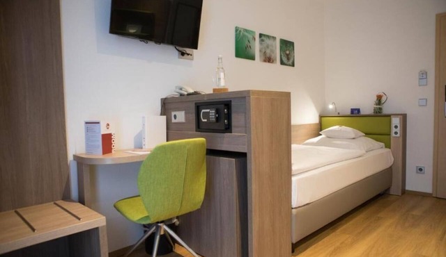 Wolfsburg Sandkamp Hotel by Belvilla