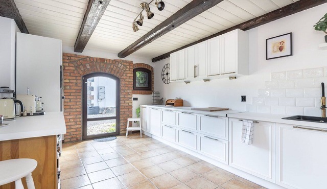 Wonderful private villa for 8 guests with WIFI, TV, pets allowed and parking