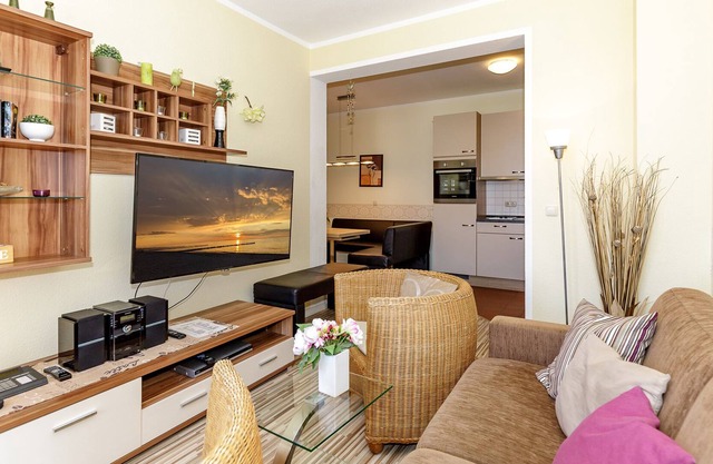 App. 222 - 100m to the beach - balcony - swimming pool + sauna - WLAN - car parking space