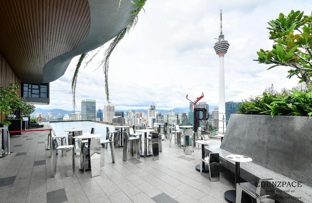 Ceylonz Suites 