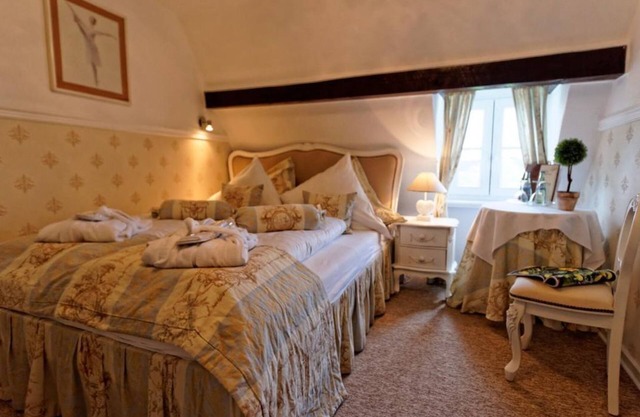 Double room with shower/WC - Burghaus and Villa Kronenburg in Dahlem