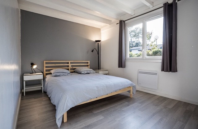 Modern comfortable villa with heated pool in 7 minutes from the beaches and 4 golf in Soorts-Hossegor
