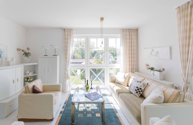 Upper floor apartment 2.2 in the Haus zum Strand in the Baltic seaside resort of Wustrow