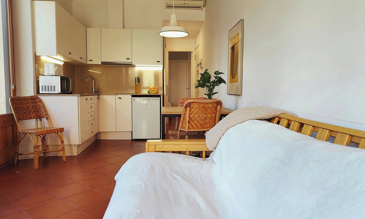 Gothic Quarter Apartment | Rambla F - Plaça Catalunya, great views!