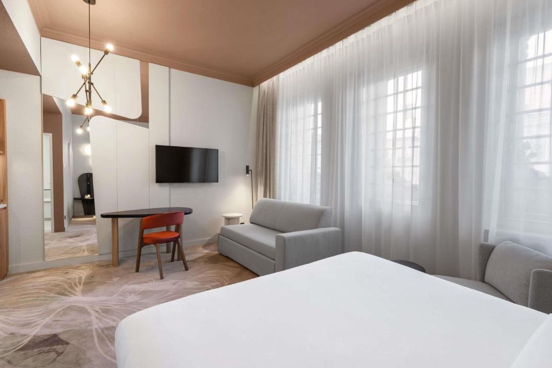 Nepszinhaz negyed Hotel | Mövenpick Hotel Budapest Centre