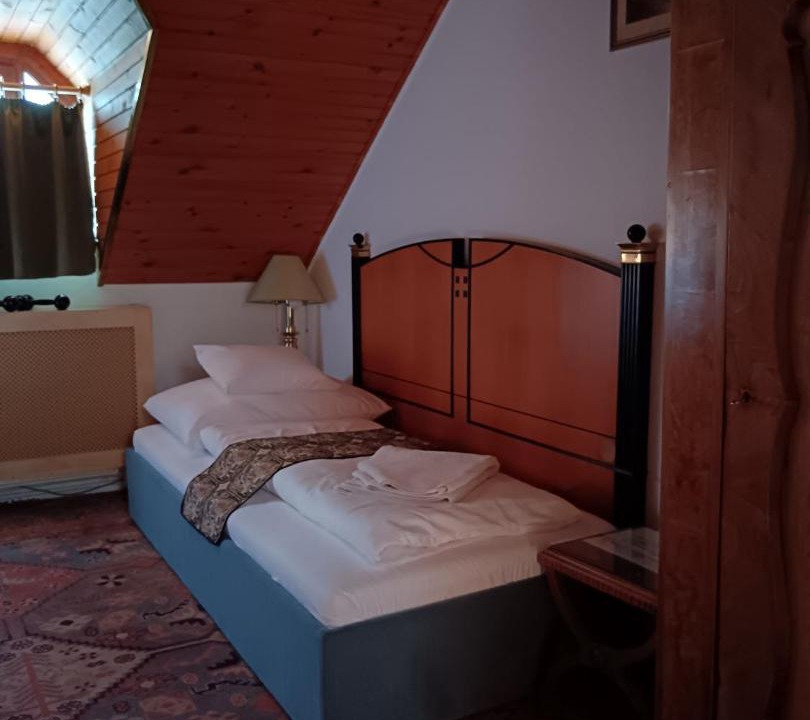 Szentendrei Apartment | Manor House on the Danube Bend