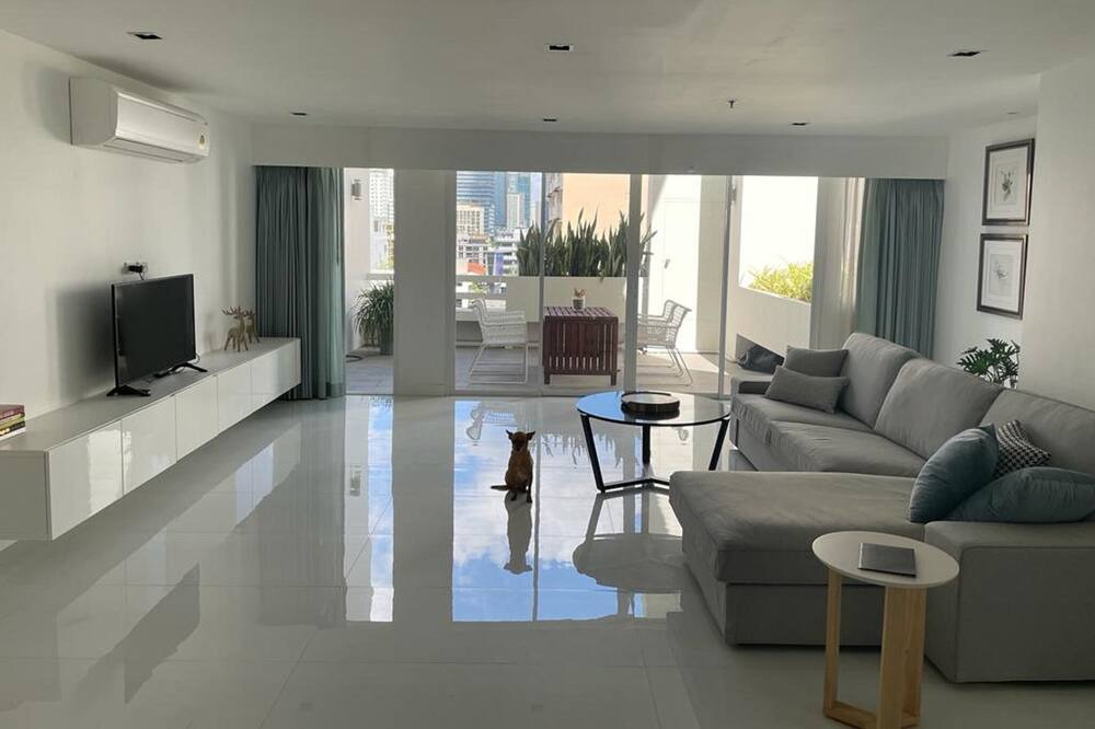 Photo of Livingroom in Ploenchit