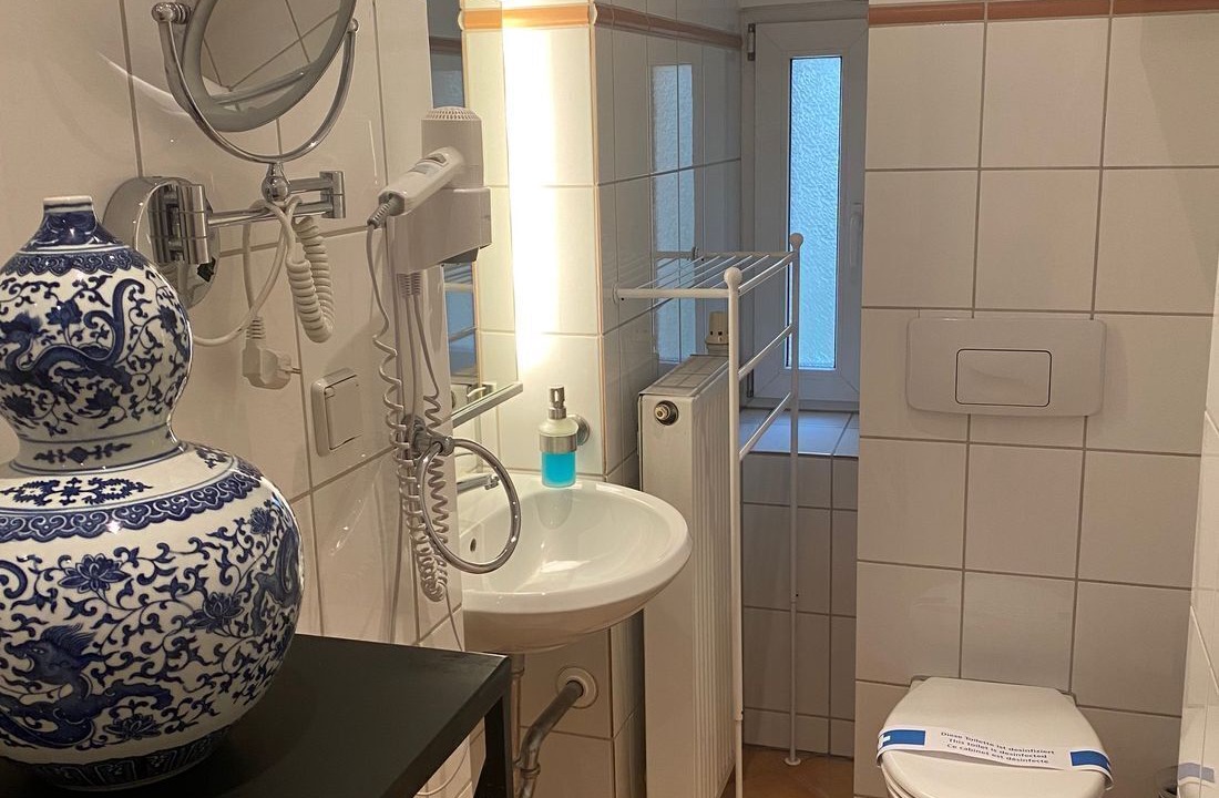 Photo of Bathroom in Moabit
