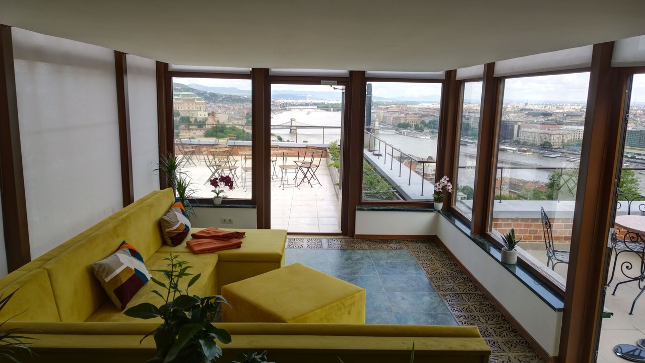Photo of Livingroom in Gellert Hill