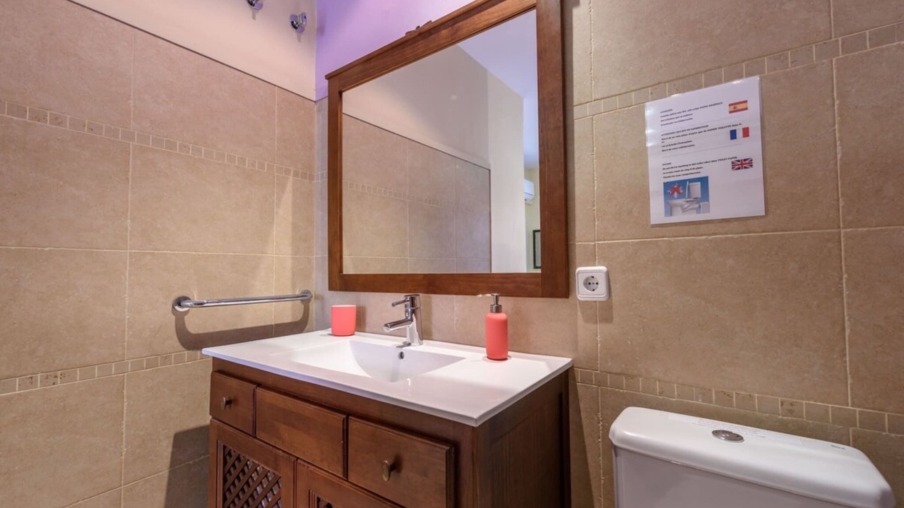Photo of Bathroom in El Poble-sec