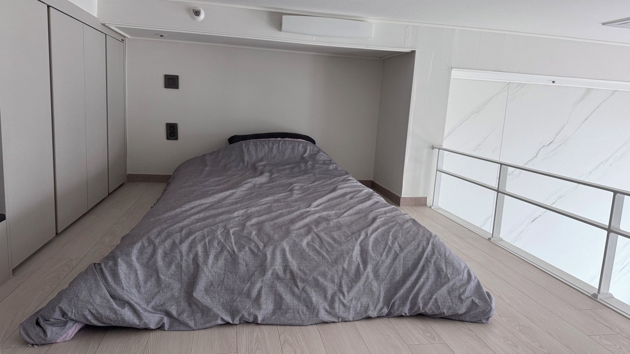 Photo of Bedroom in Gwanghui-dong