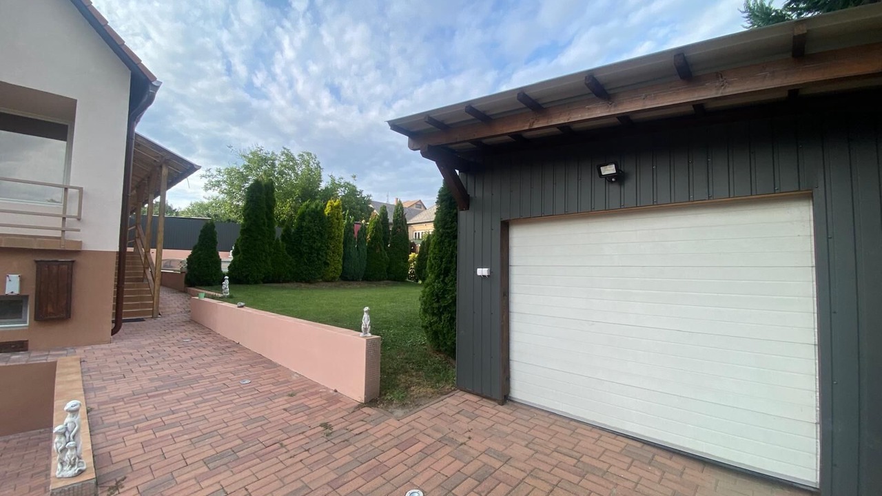 Photo of Outdoor in District XXII