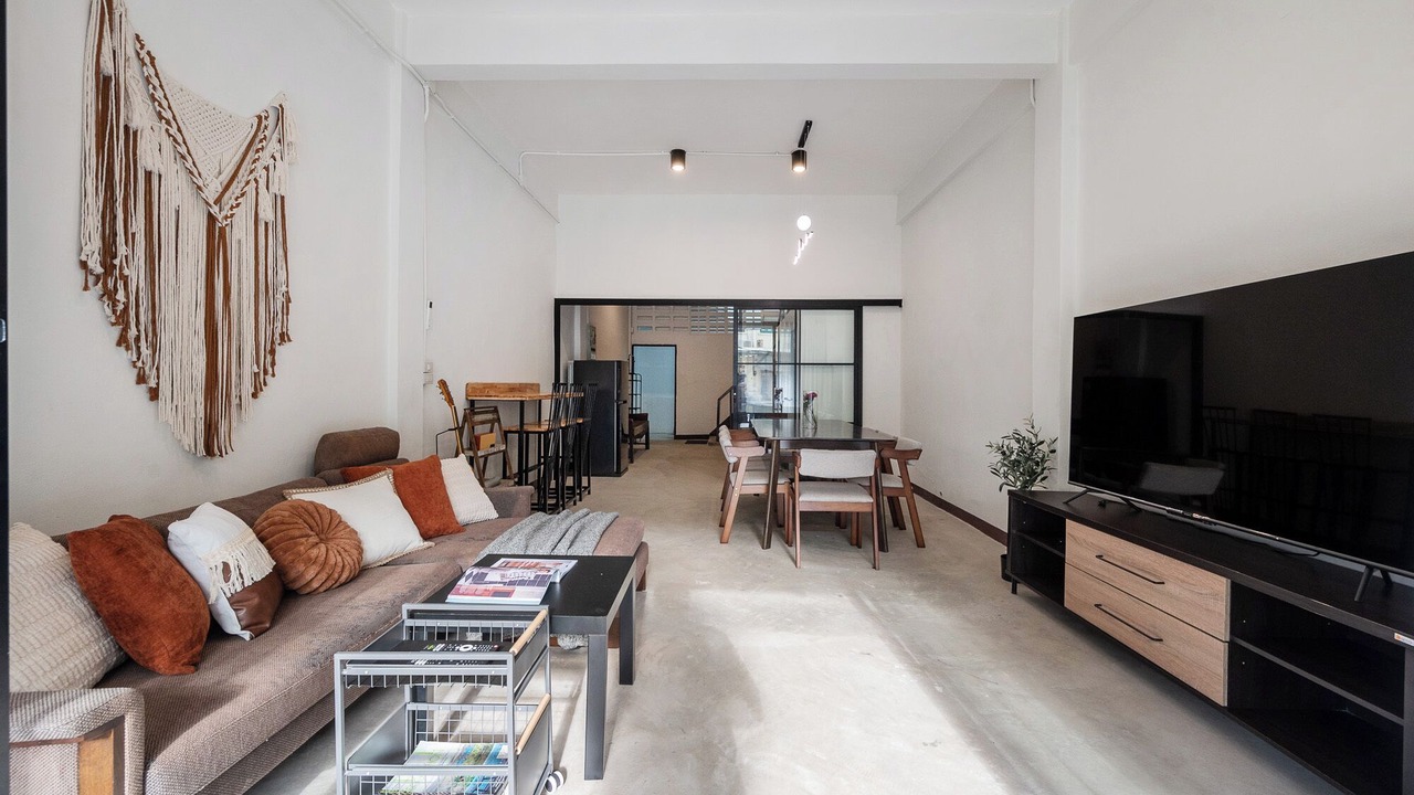 Photo of Livingroom in Wat Ratchabophit