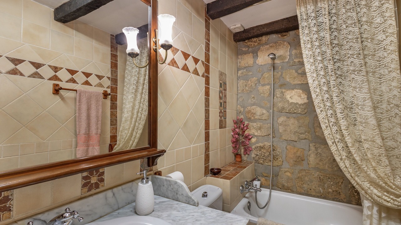 Photo of Bathroom in Biosca