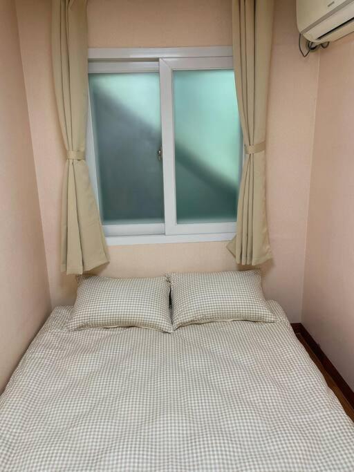 Photo of Bedroom in Hoehyeon-dong