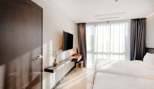 Connecting wellness suite