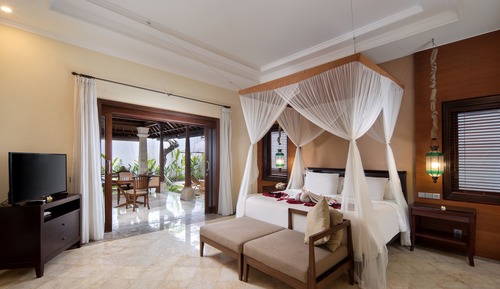 One Bedroom Honeymoon Pool Villa with One-Time Minibar