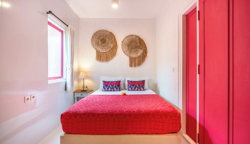 Budget Surfer Room - for Cool Adults Only