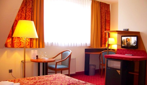 Double or Twin Room (with extra bed)