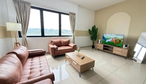 Three-Bedroom Apartment with Ocean View