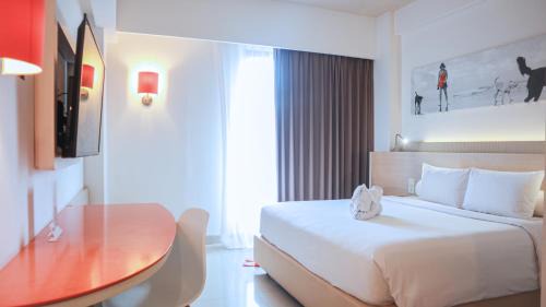 Super Saver Package (Room + Pizza)
