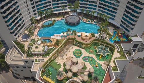 One-Bedroom Suite with Club Lounge Access