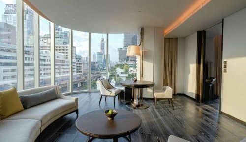 Corner King Suite