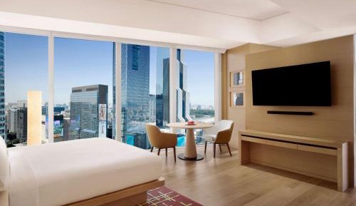 1 King Bed, City View, Deluxe