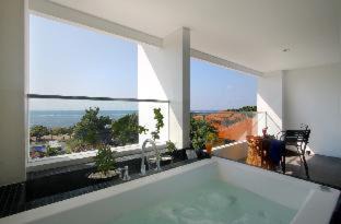 Premium Suite with Ocean View