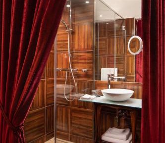 Mystery King Room