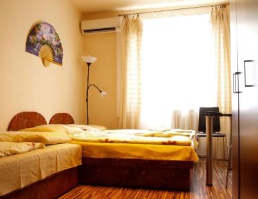 Studio (3 Adults)