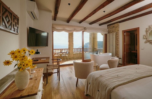 Rupit I Pruit Hotel | Hotel Santa Llucia Rupit