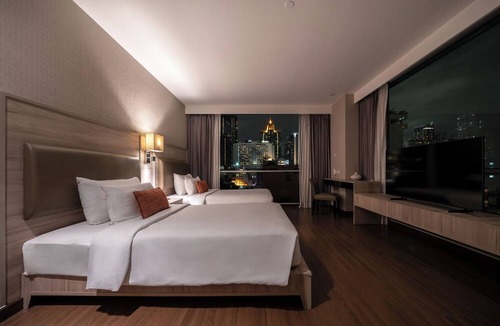 Nana Hotel | Adelphi Suites Bangkok