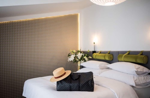 Castle Hill Hotel | Maison Bistro & Hotel