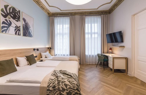 Schoeneberg Apartment | Newly designed 4 room apartment with balcony and modern equipment with 160 m²