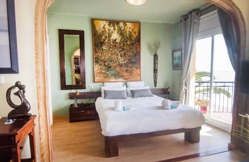 Sitges Town Center Apartment | VORAMAR LOFT BY BLAUSITGES Stunning sea views from this beach front studio