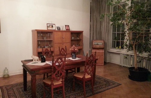 Wilmersdorf Apartment | Kudamm Close Modernized High Ceiling quiet but central
