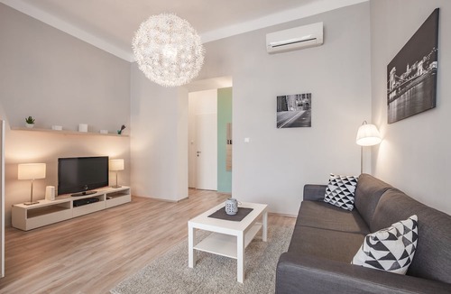 Erzsebetvaros Apartment | Stay in the Heart of Budapest