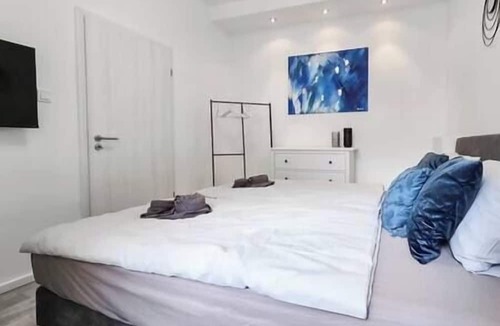Terezvaros Apartment | MidTerm - Azure Dream Home Budapest