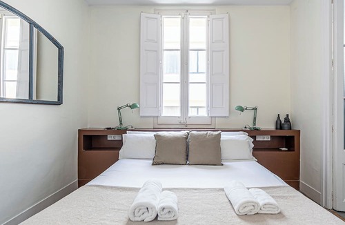 Eixample Condo | Impressive modernist apartment 20 mtrs from Paseo de Gracia