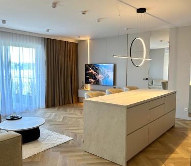 Zegrze Poludniowe Apartment | MG52 Luksusowy apartament z basenem i widokiem na Zalew Zegrzyński