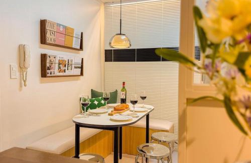 Nonhyeon-dong Apartment | 3-minute walk from Nonhyeon Station, Gangnam, 6 people,COEX, Cheongdam, Garosu-gil