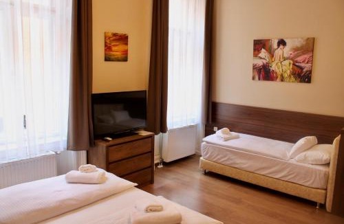 Nepszinhaz negyed Hotel | Livora Boutique