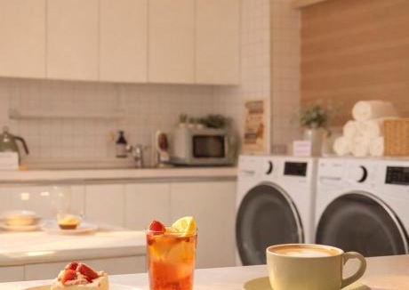 Seongsu Apartment | OPEN SALE # 7min walk to Seongsu Station # Yeonmujang-gil # LUX 3BR 4Beds # Ttukseom Hangang Outdoor Swimmimg Pool #Lotte World Tower #Gangnam #COEX #KSPO